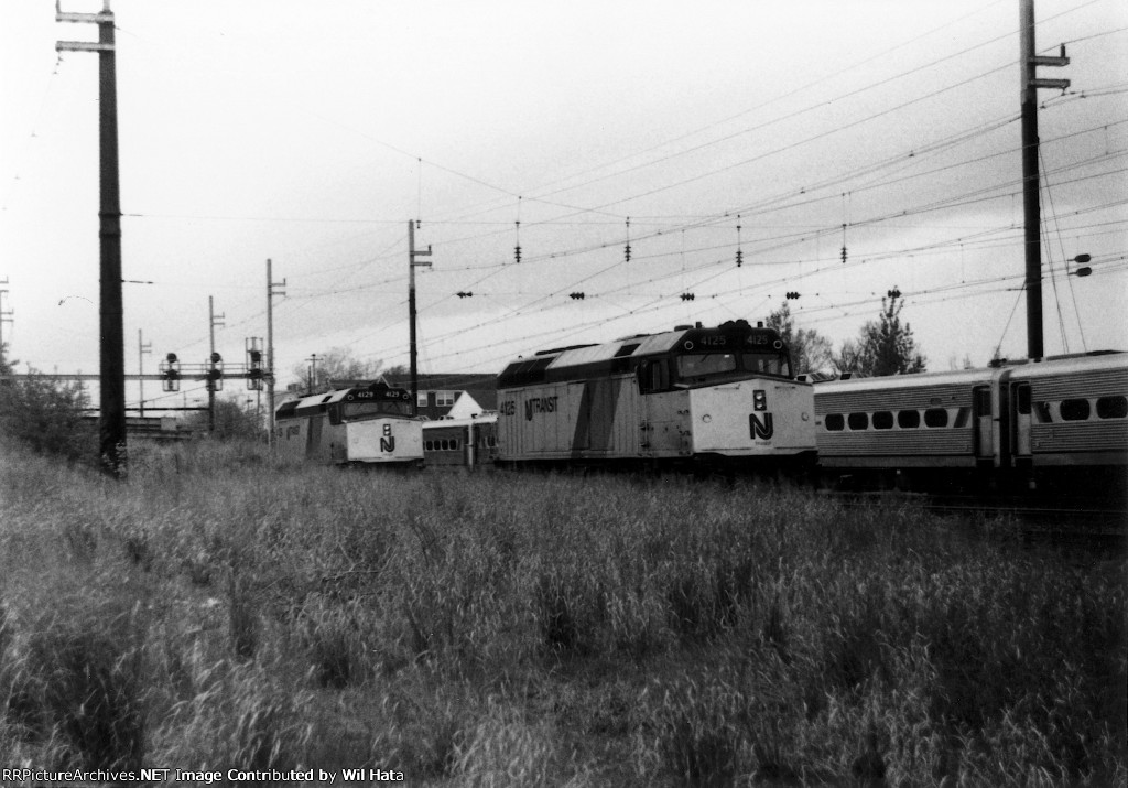 NJT F40PH-2 4125